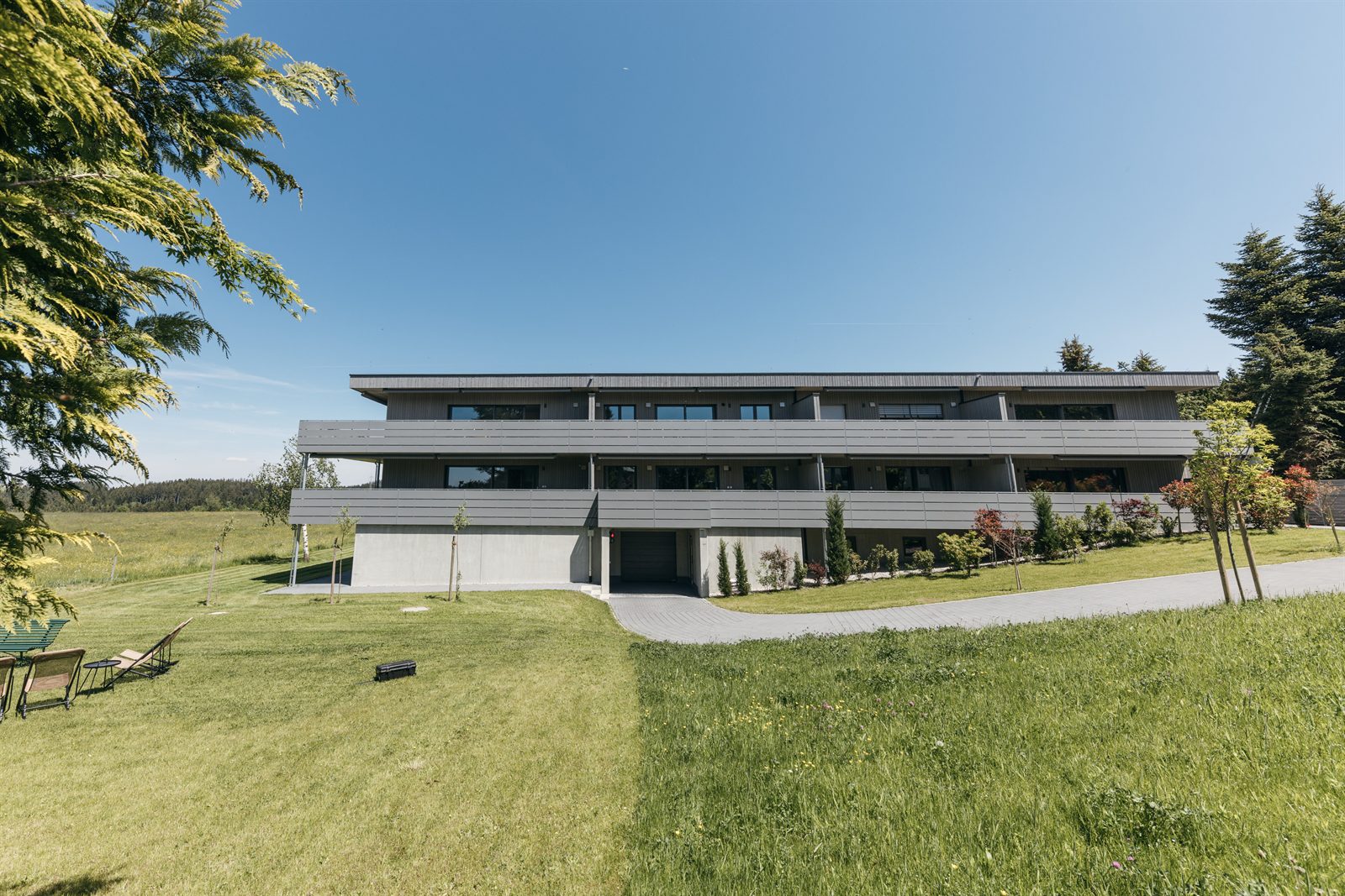 Das Haus von der Wiesenseite